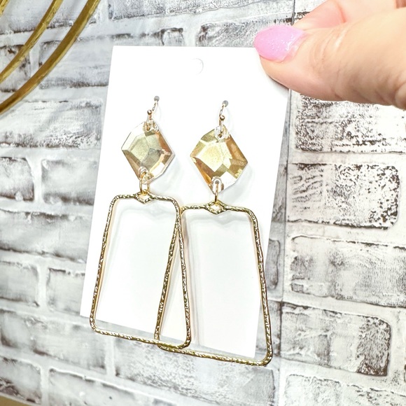 ✨NEW✨ Rose Gold Crystal Earrings! - Picture 2 of 2